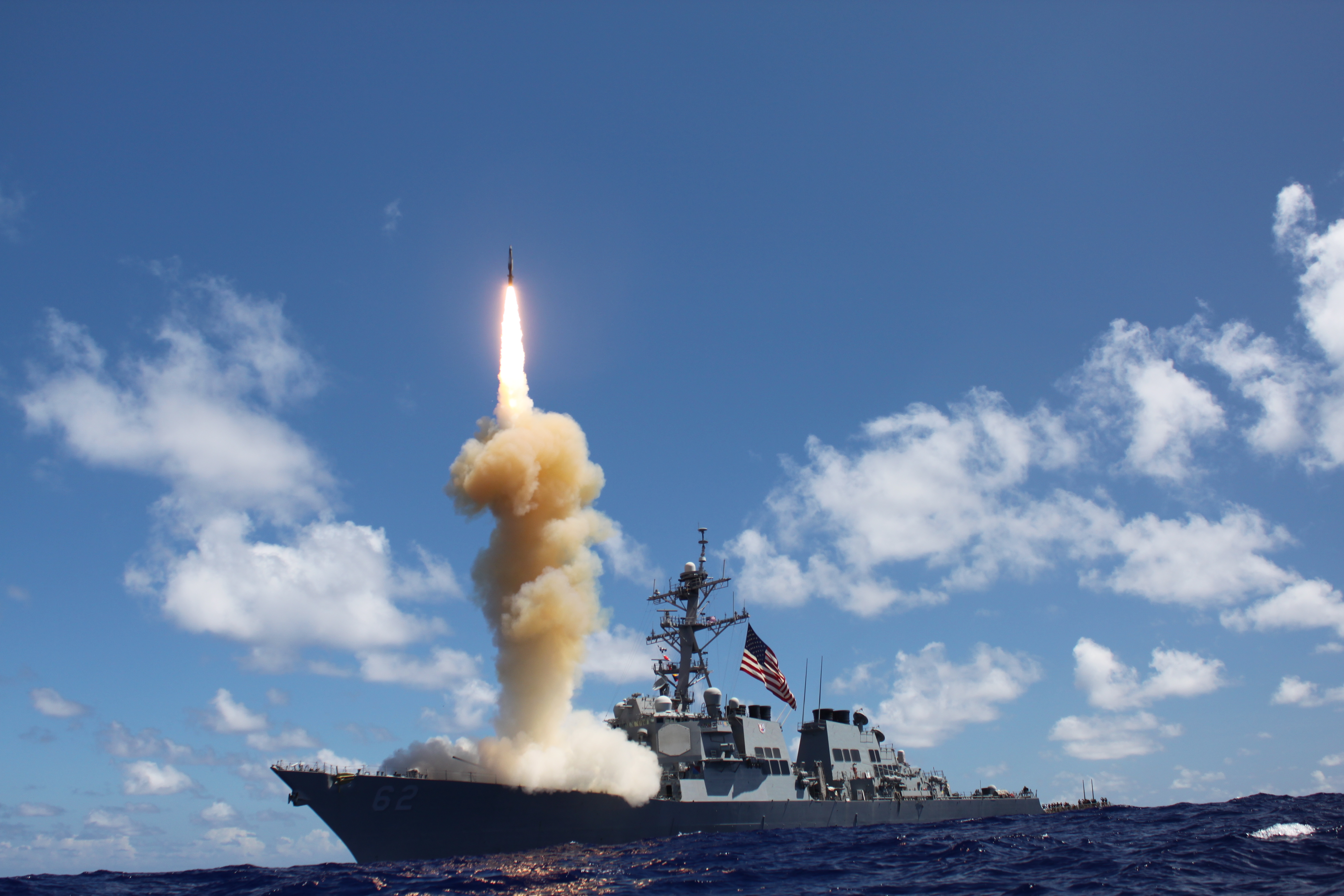 USS FITZGERALD DDG-62 beim RaketenstartBild: U.S. Navy