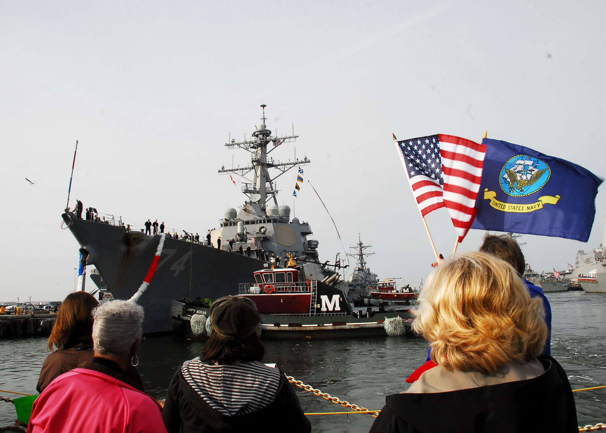 USS McFAUL DDG-74 02.12.2012  NorfolkBild: U.S. Navy