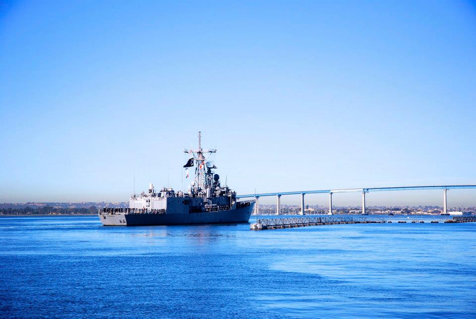 USS THACH FFG-43 Auslaufen San Diego 08.01.2013Bild: USS THACH Facebook page