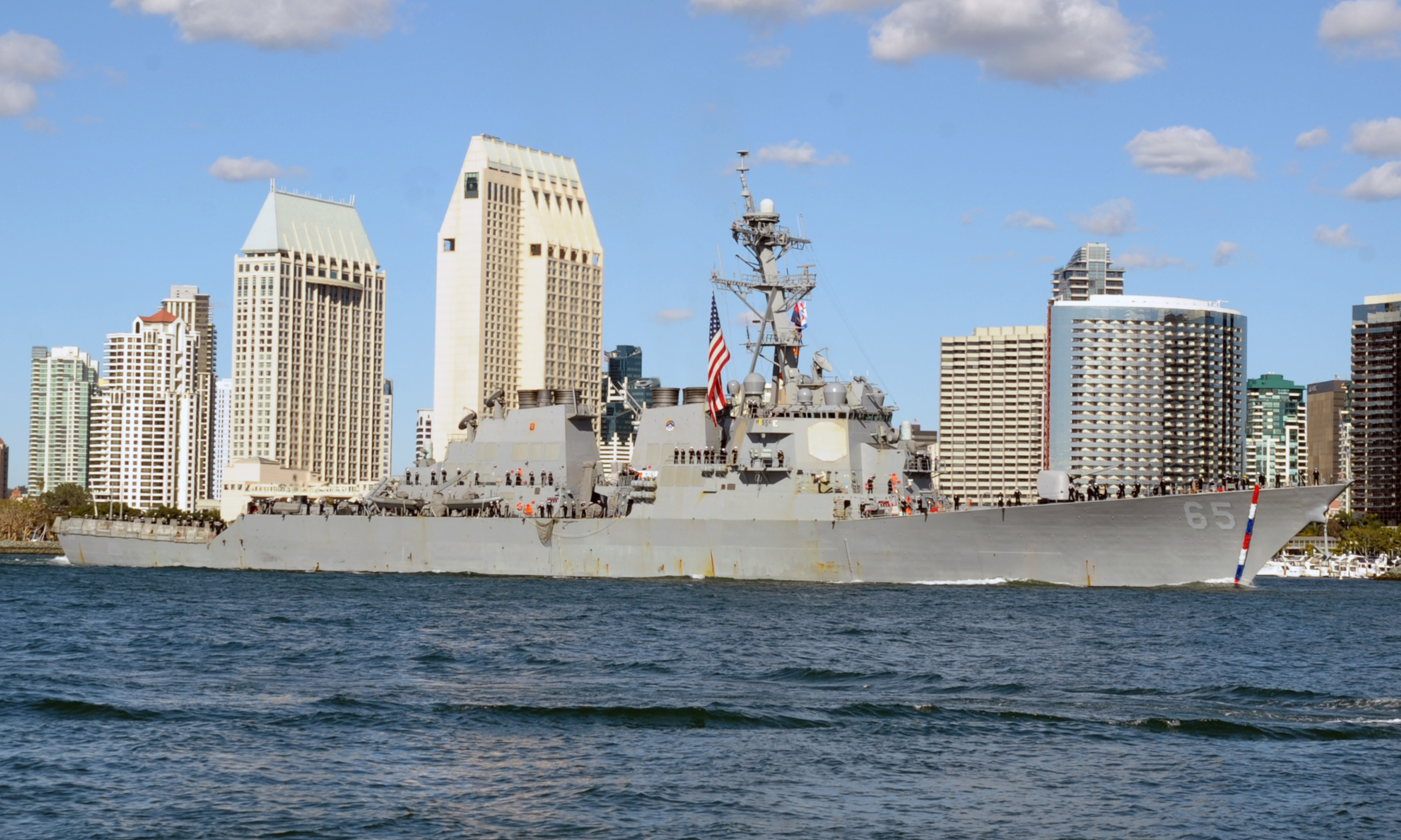 USS BENFOLD DDG-65 am11.01.2013 San DiegoBild: U.S. Navy