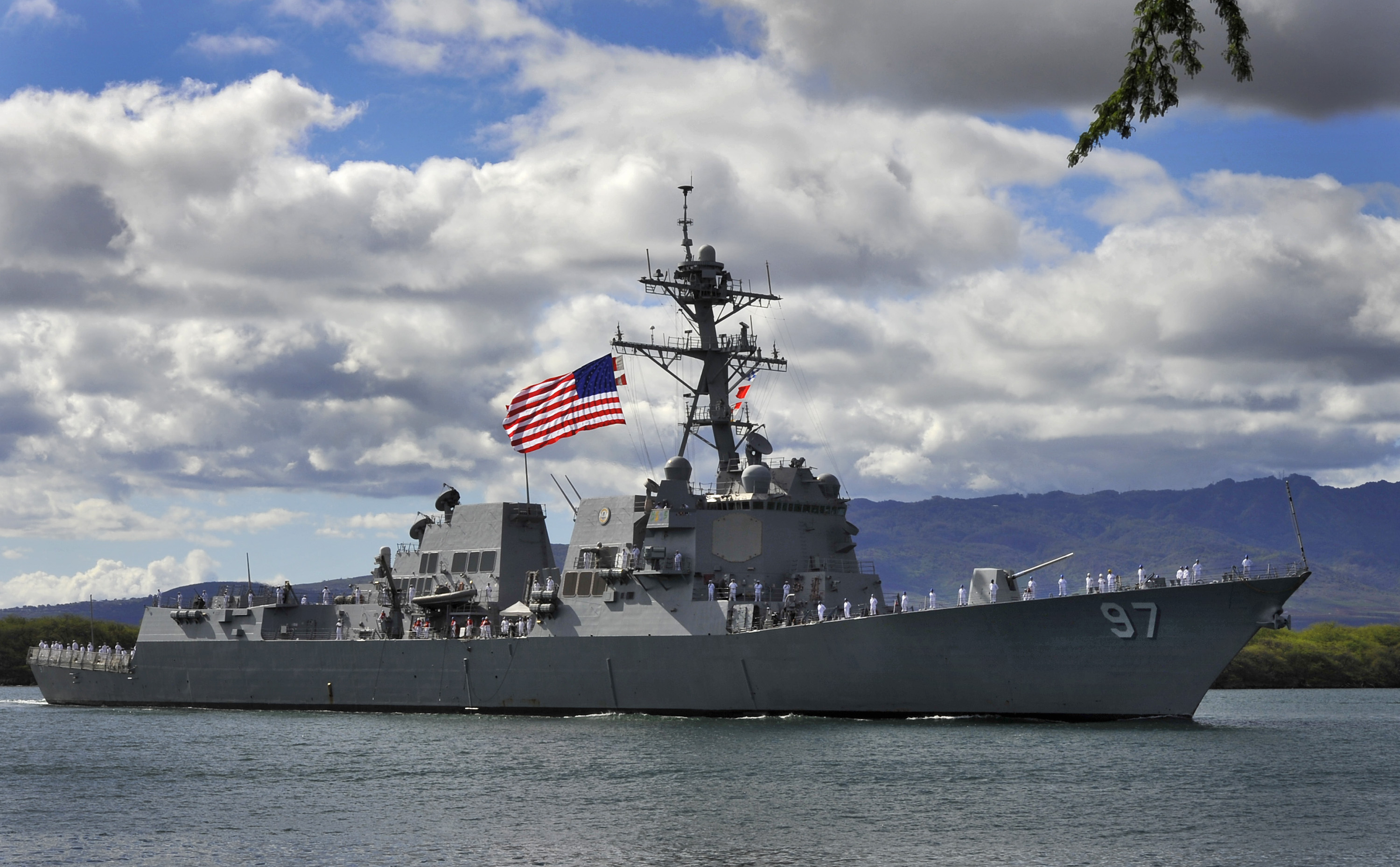 USS HALSEY DDG-97 Einlaufen Pearl Harbor am 14.02.2013Bild: U.S. Navy