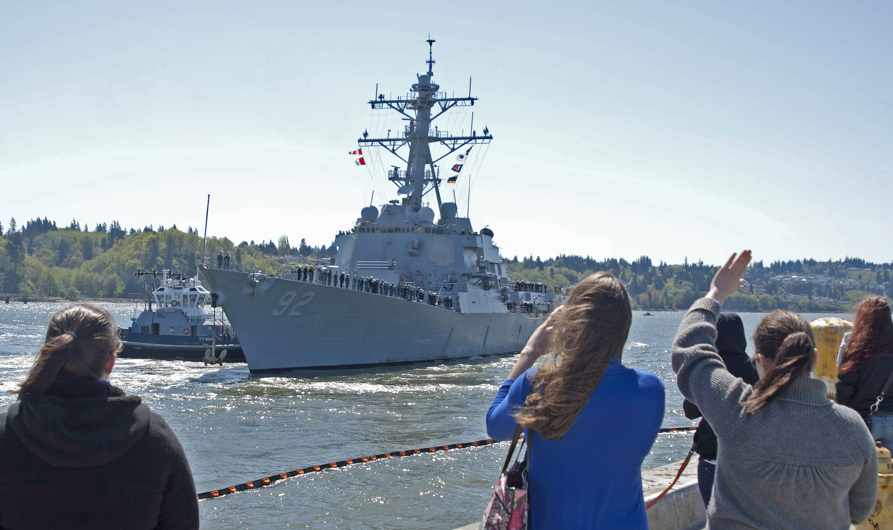 USS MOMSEN DDG-92 Auslaufe Everett 22.04.2013Bild: U.S. Navy
