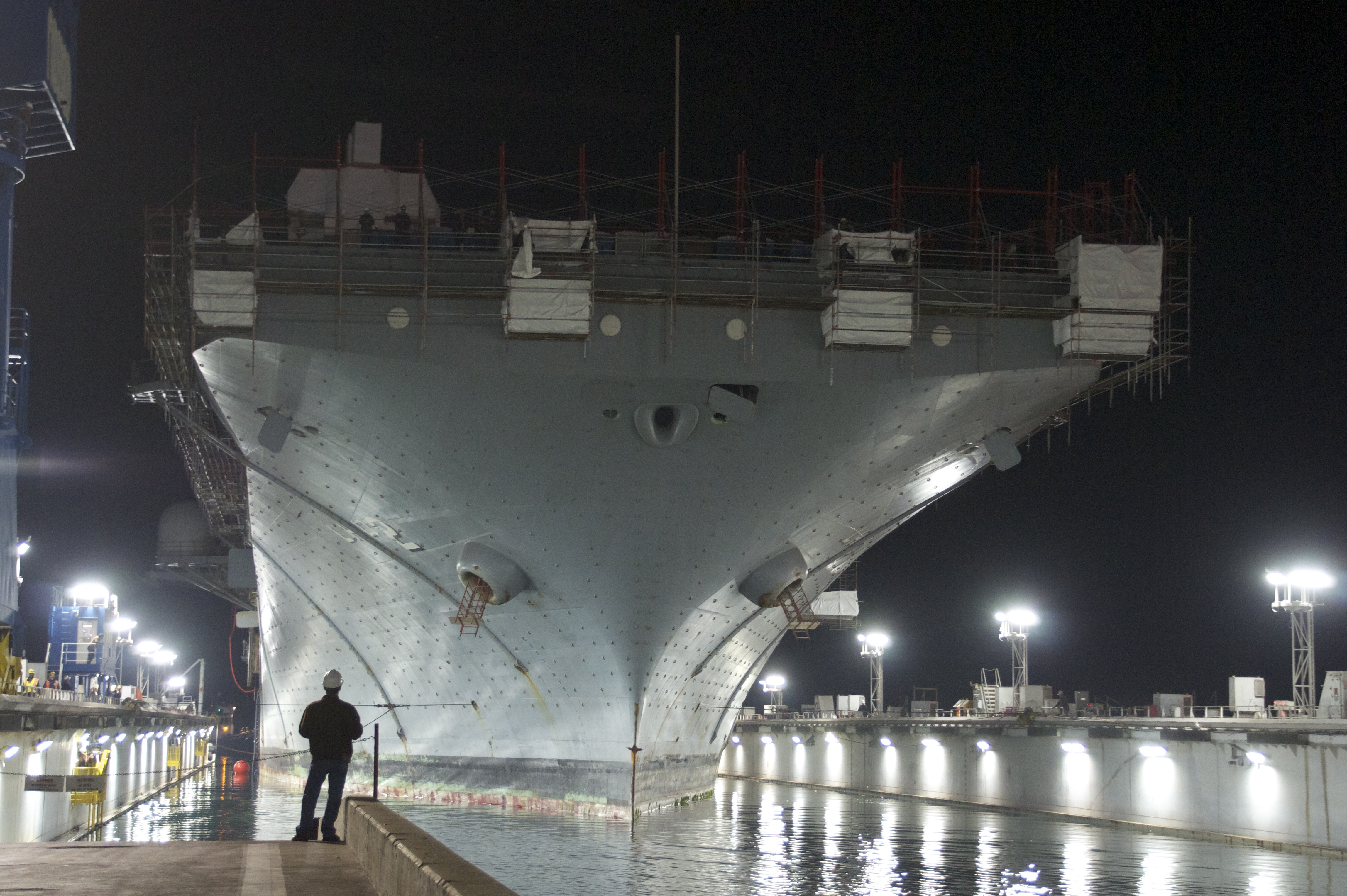 USS ESSEX LHD-2 Trockendock ASSCO 24.03.2013Bild: U.S. Navy