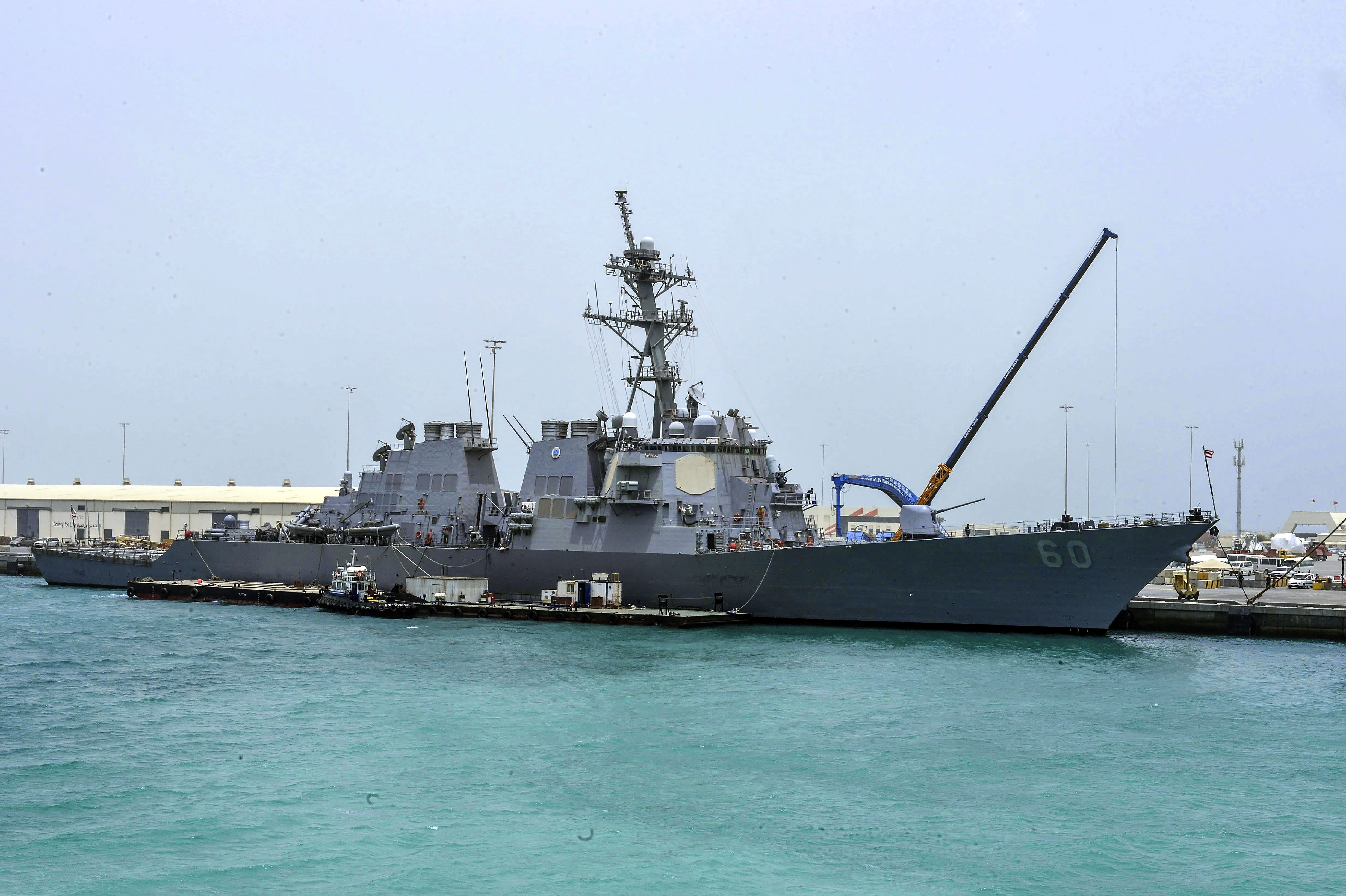 USS PAUL HAMILTON DDG-60 am 14.05.2013 in Bahrain