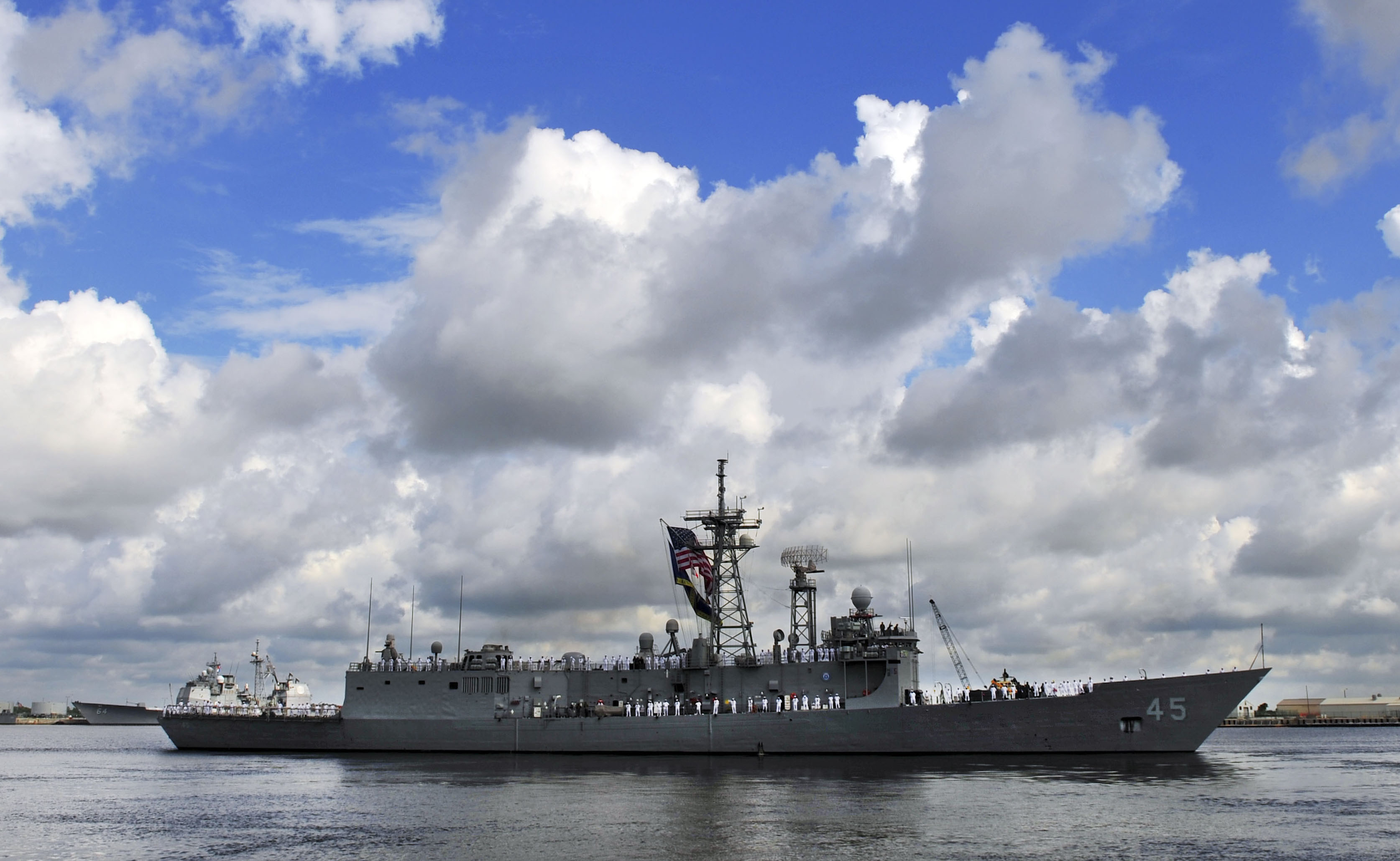 USS DeWERT FFG-45 Auslaufen Mayport am 12.07.2013Bild: U.S. Navy