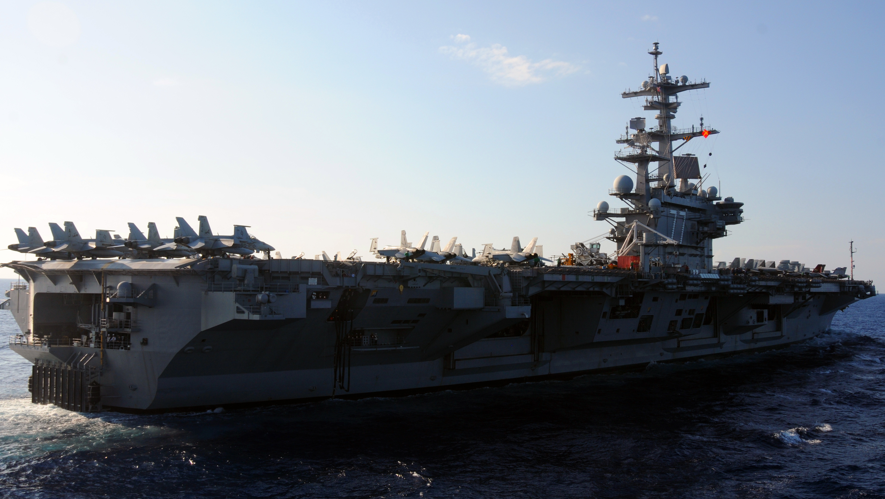 USS GEORGE H.W. BUSH CVN-77 am 15.08.2013 im AtlantikBild: U.S. Navy