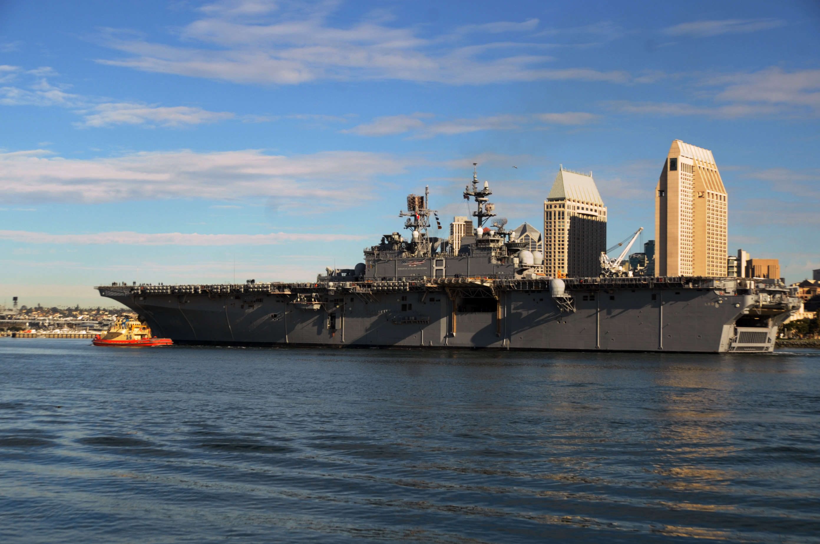 USS MAKIN ISLAND LHD-8 am 10.12.2013Bild: U.S. Navy