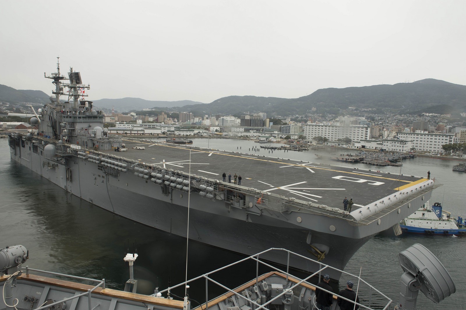 USS BONHOMME RICHARD LHD-6 Auslaufen Sasebo am 17.02.2014 Bild: U.S. Navy