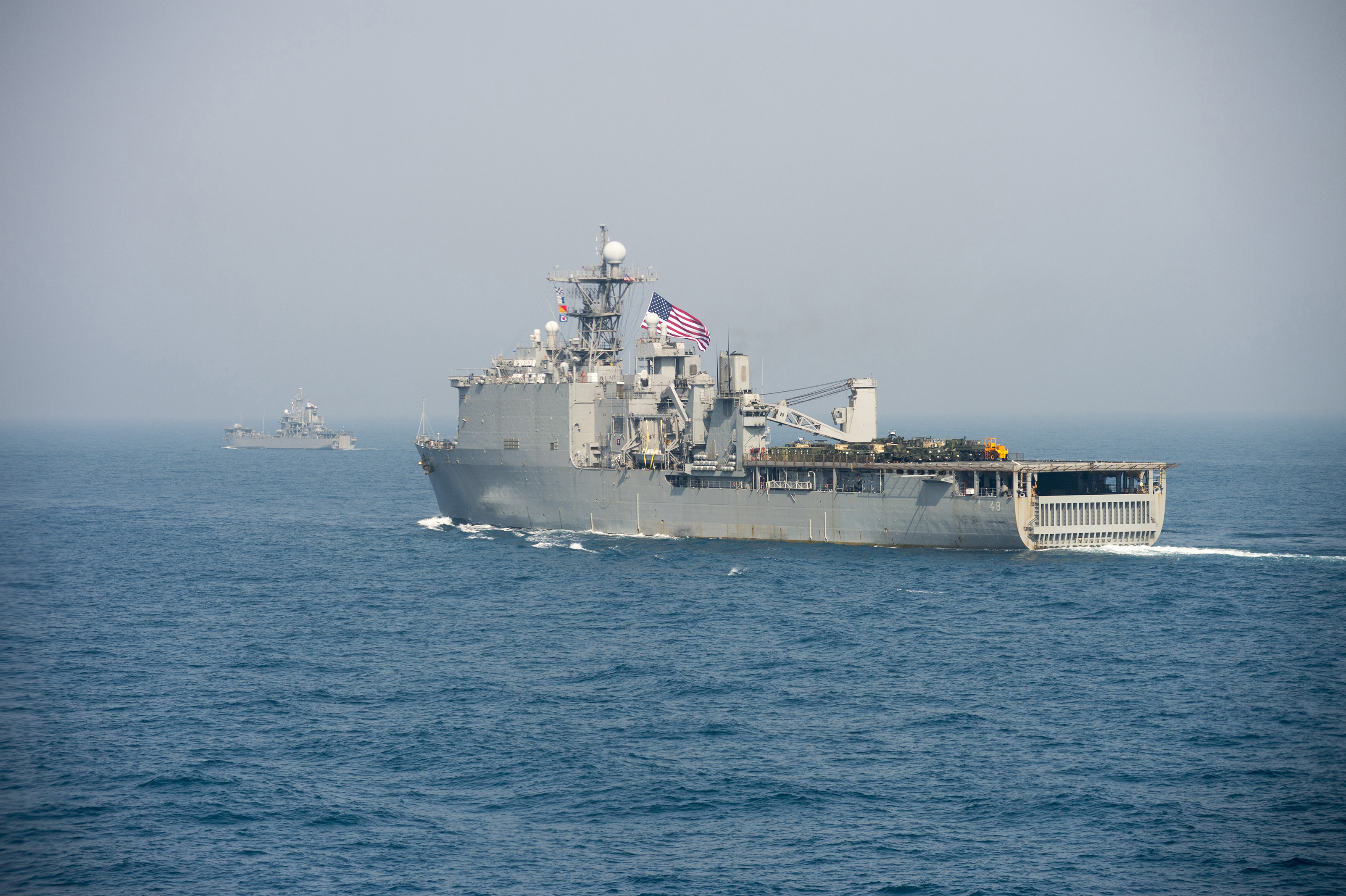 USS ASHLAND LSD-48 im Ostchinesischen Meer am 27.03.2014 Bild: U.S. Navy