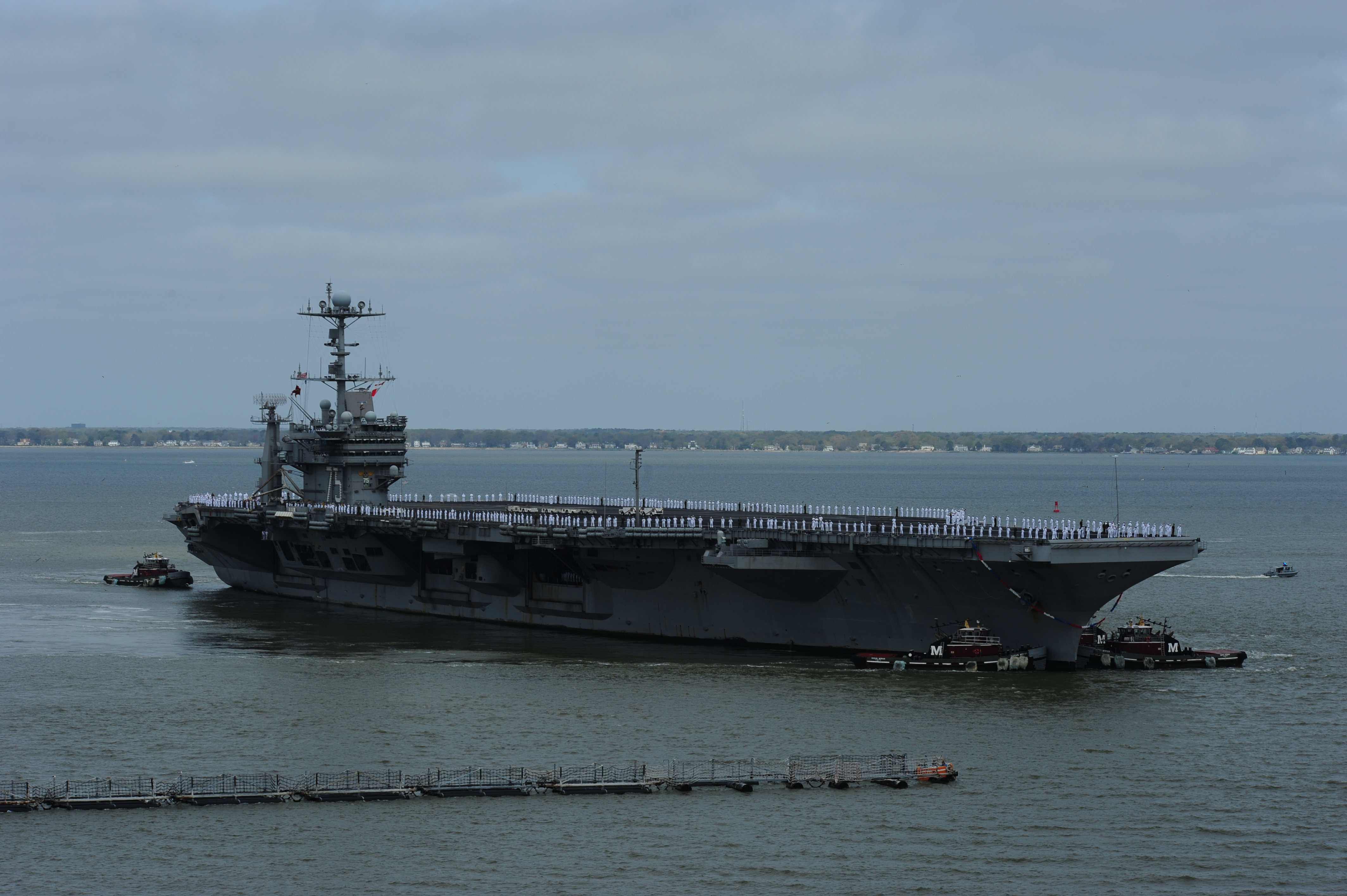 USS HARRY S. TRUMAN CVN-75 Einlaufen Norfolk am 18.04.2014 Bild: U.S. Navy