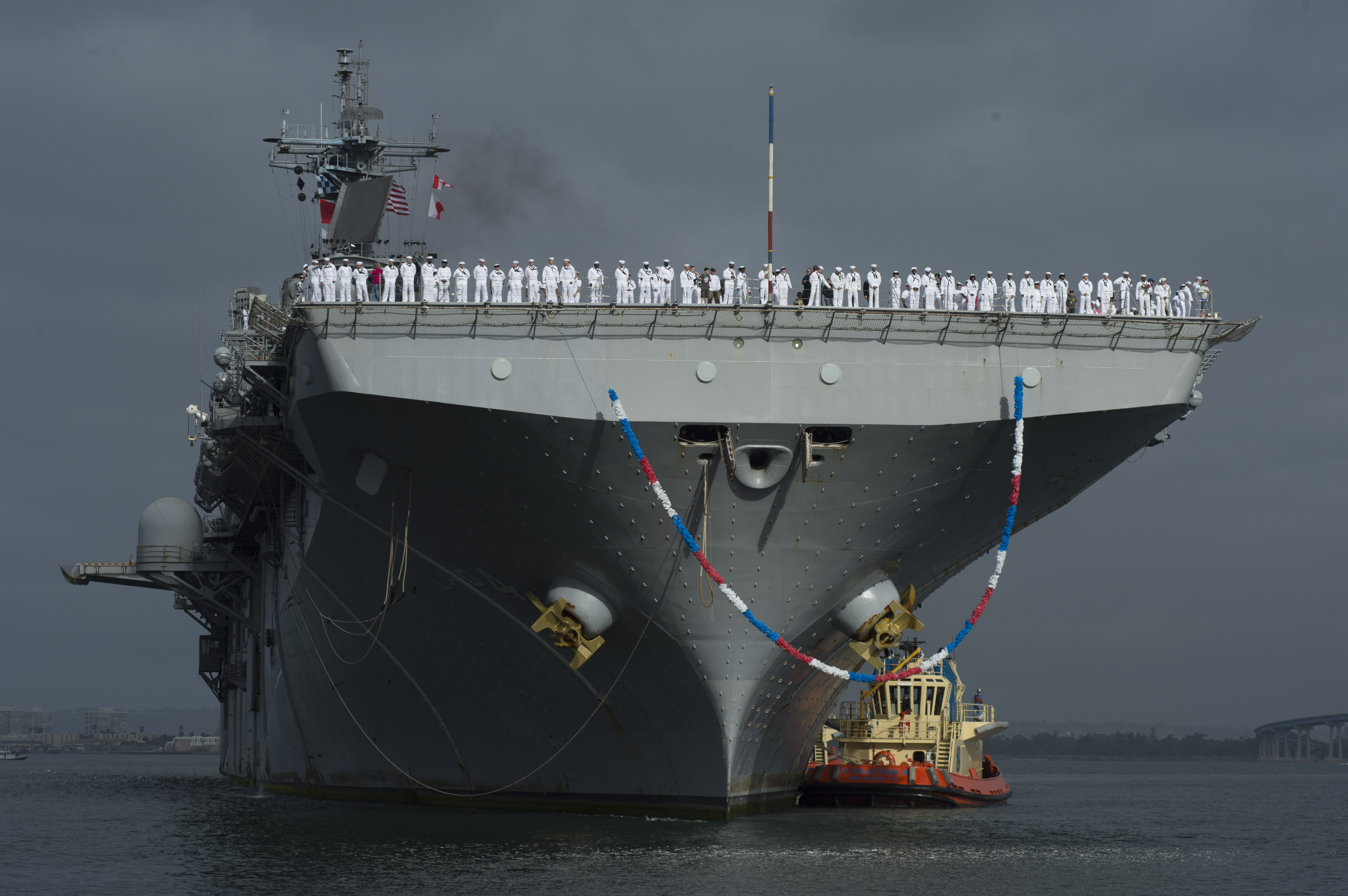 USS BOXER LHD-4 Einlaufen San Diego am 25.04.2014 Bild: U.S. Navy