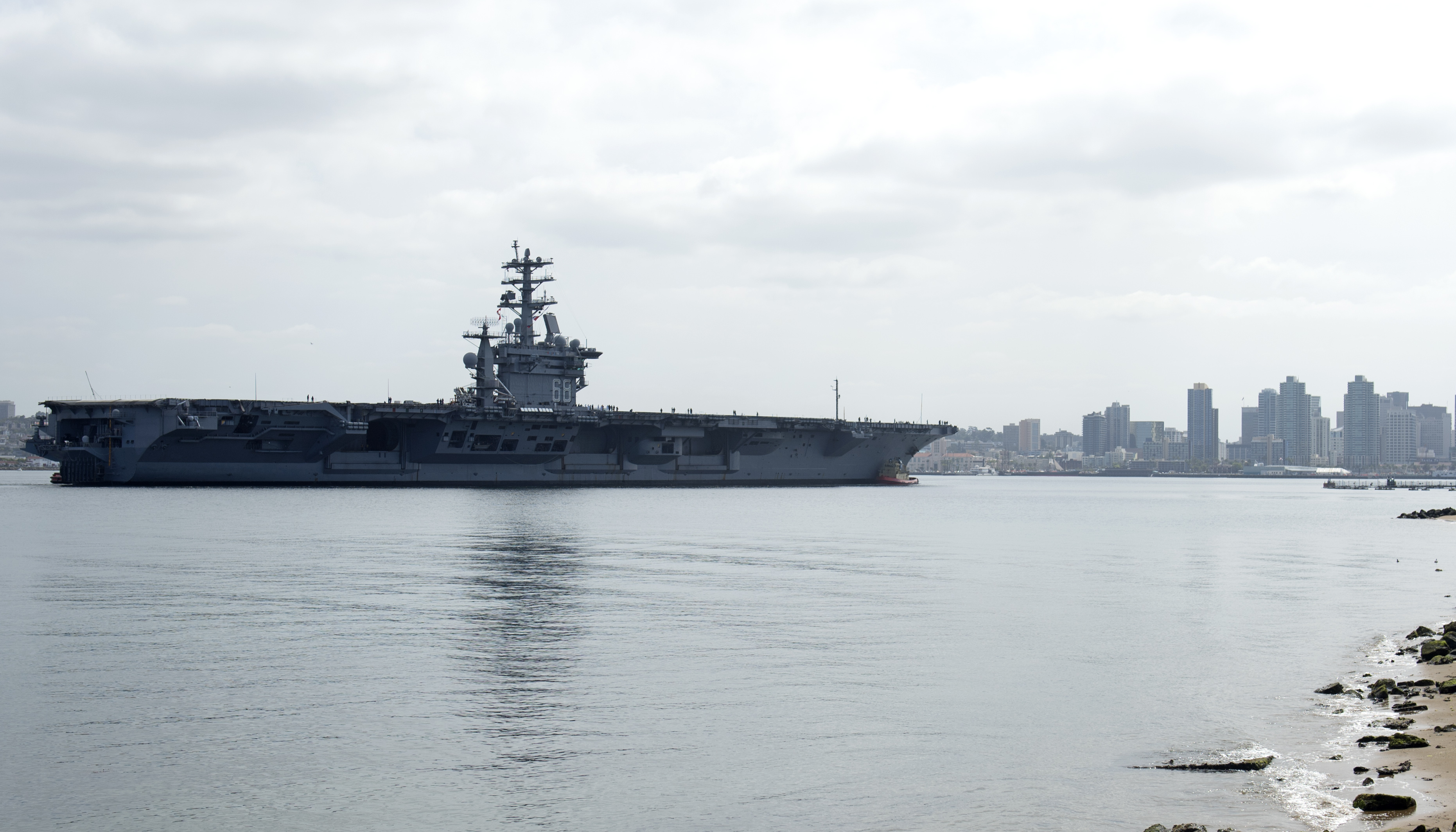 USS NIMITZ CVN-68 in San Diego am 08.05.2014 Bild: U.S. Navy