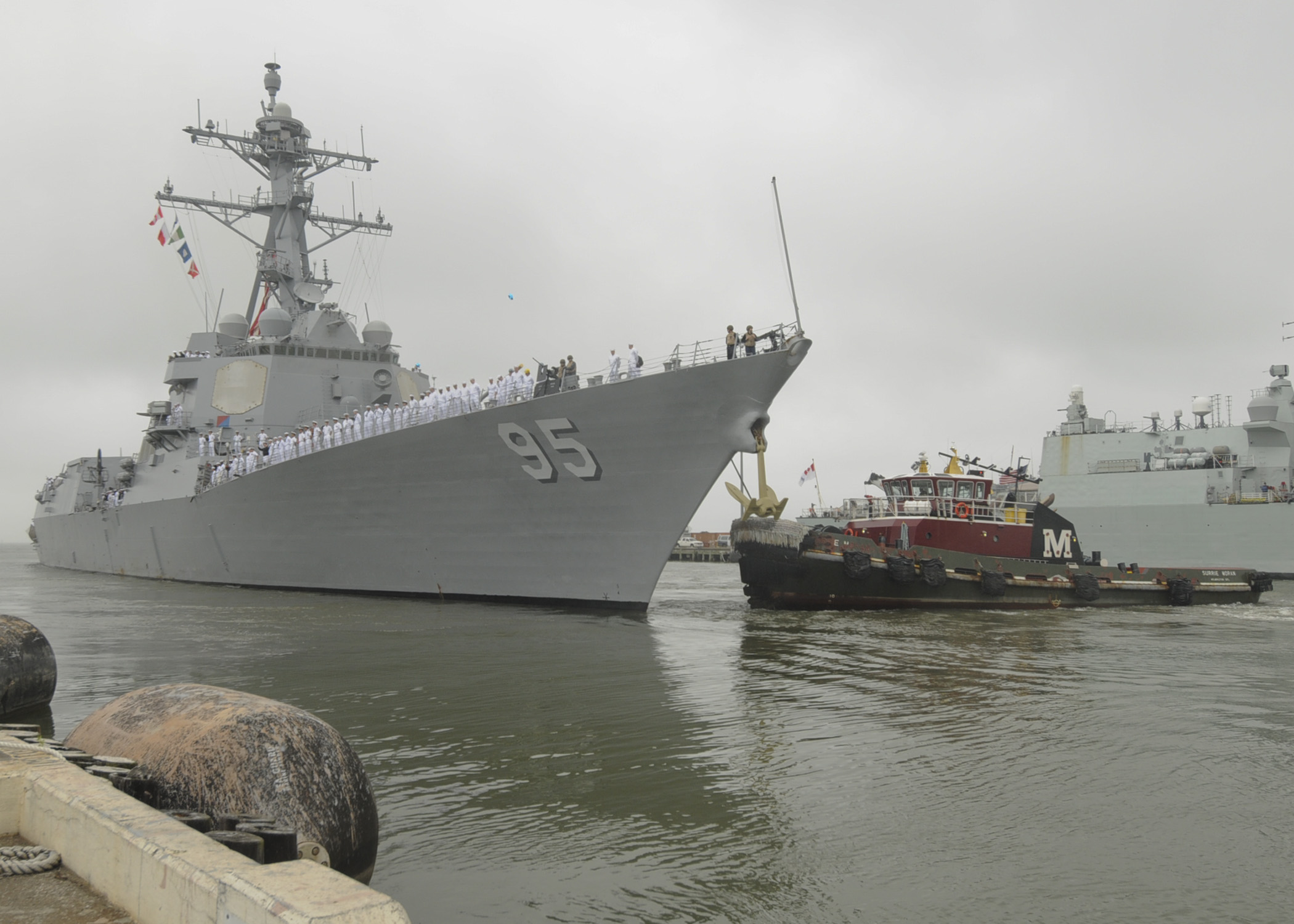 USS JAMES E. WILLIAMS DDG-95 Auslaufen Norfolk am 30.05.2014 Bild: U.S. Navy