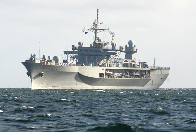 USS MOUNT WHITNEY LCC-20 Einlaufen Kiel am 20.06.2014 Bild: Bundeswehr