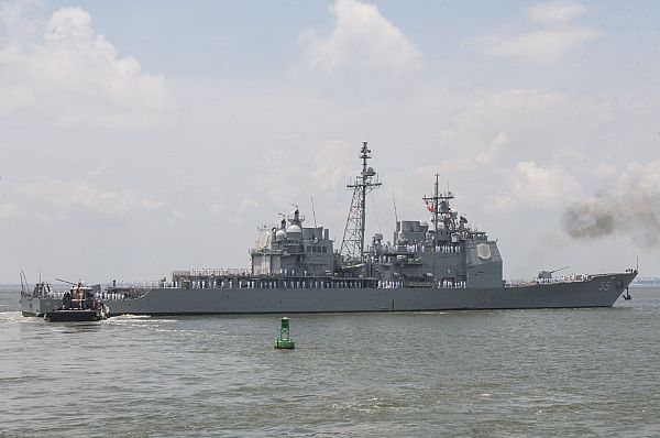 USS LEYTE GULF CG-55 Auslaufen Norfolk am 25.06.2014 Bild: U.S. Navy