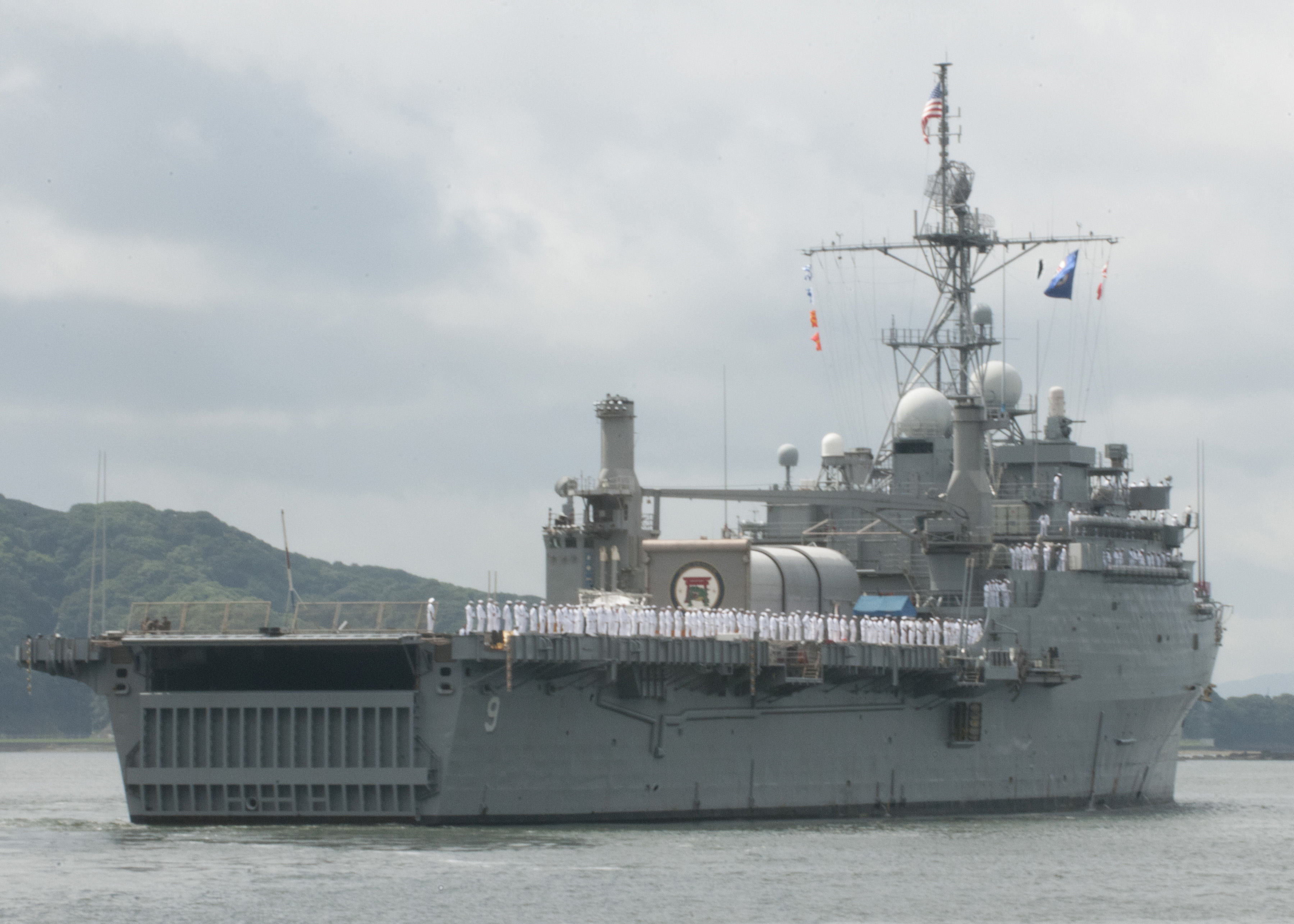 USS DENVER LPD-9 Auslaufen Sasebo am 23.07.2014 Bild: U.S. Navy