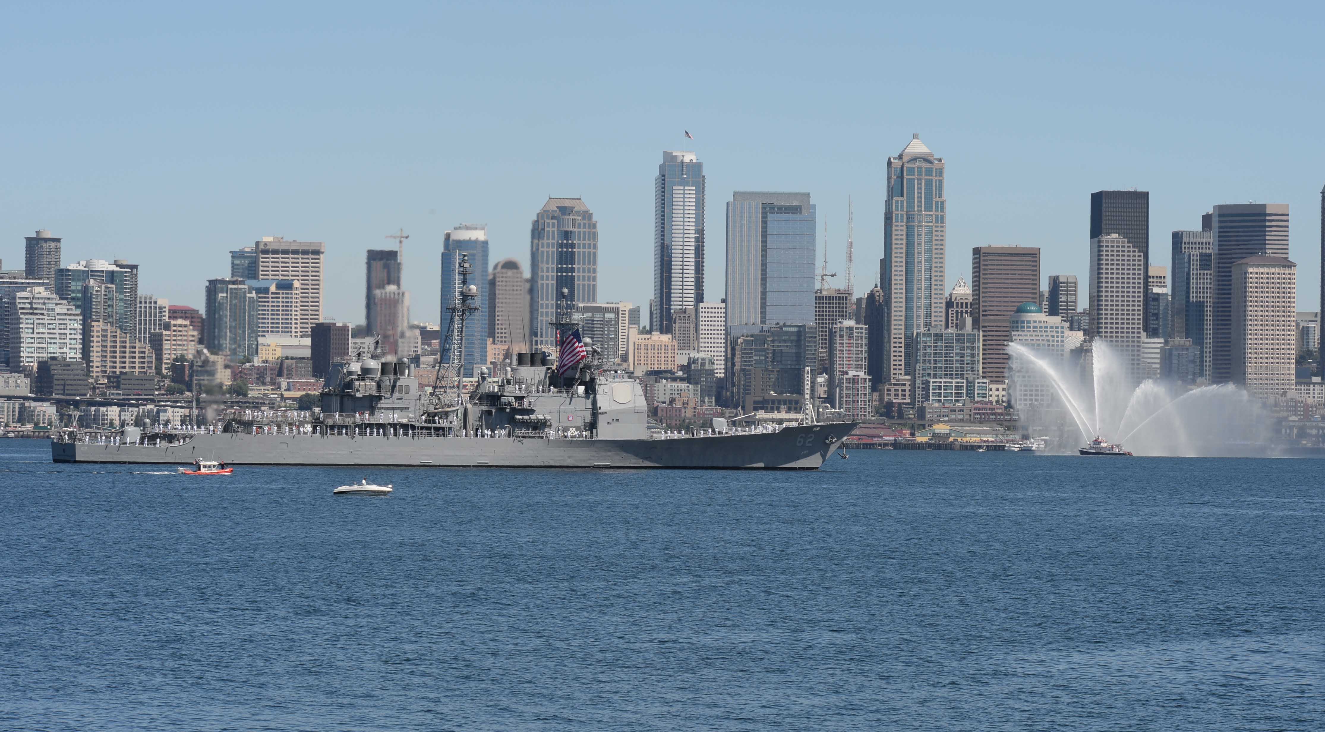USS CHANCELLORSVILLE CG-62 Einlaufen Seattle Seafair Fleet Week am 30.07.2014 Bild : U.S. Navy