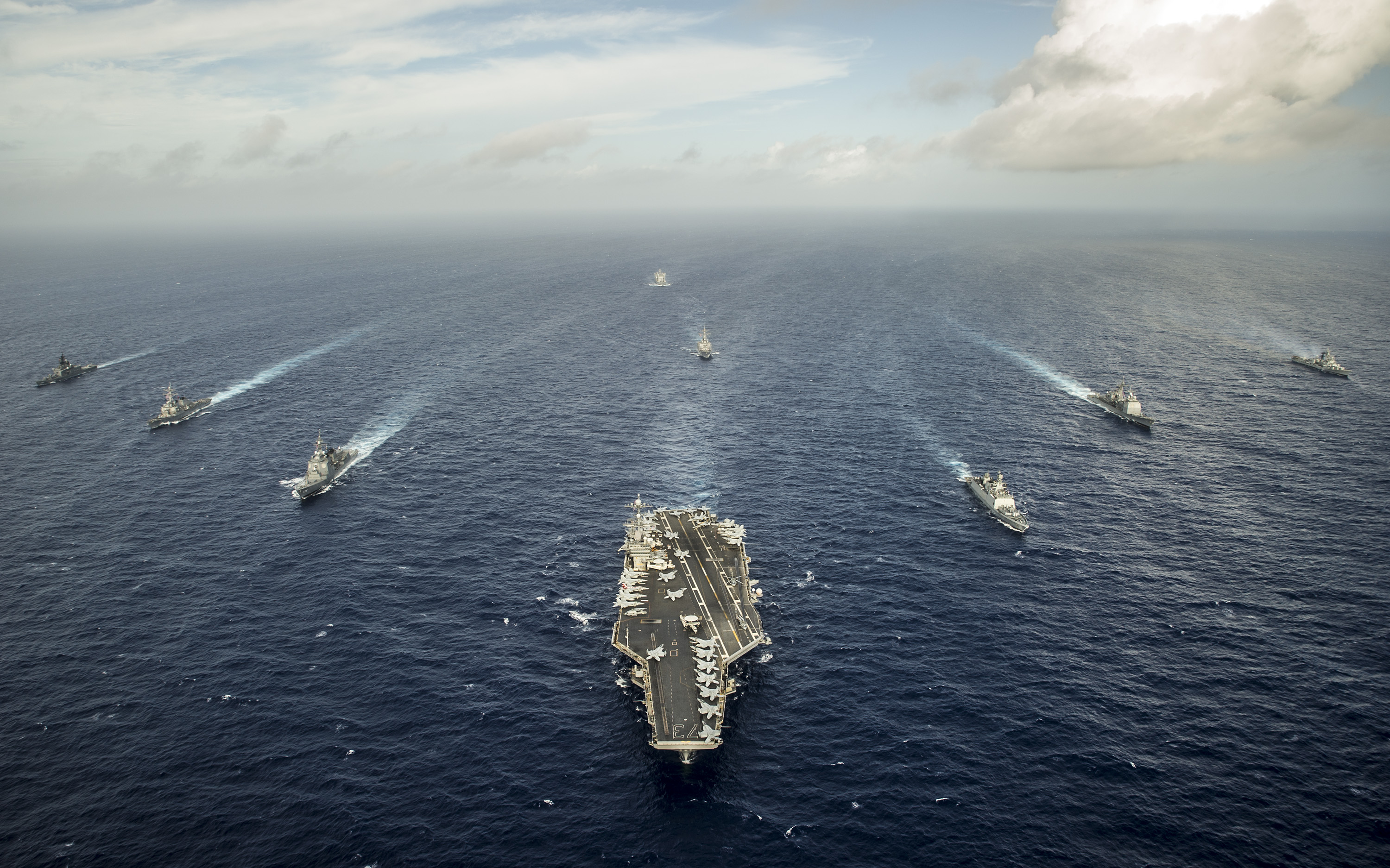 Schiffe bei der Exercise Malabar 2014 Bild: U.S. Navy