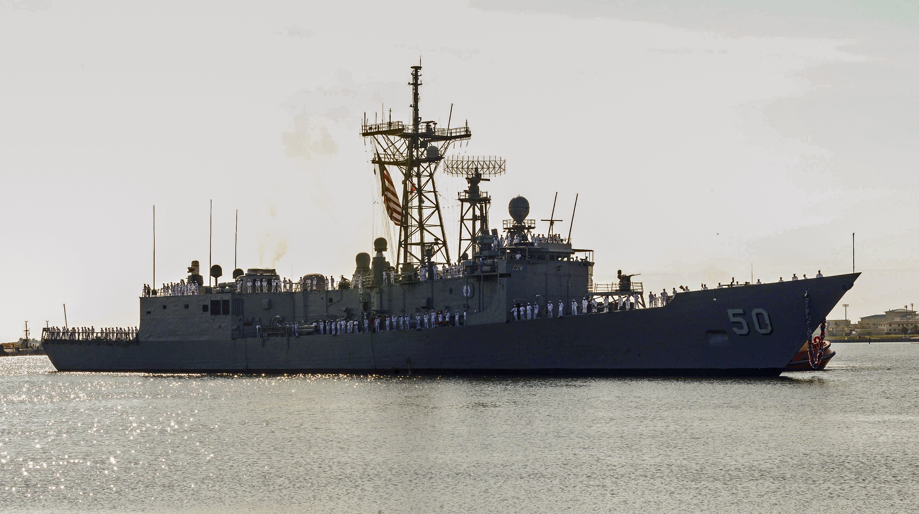 USS TAYLOR FFG-50 Einlaufen Mayport am 09.08.2014 Bild: U. S. Navy