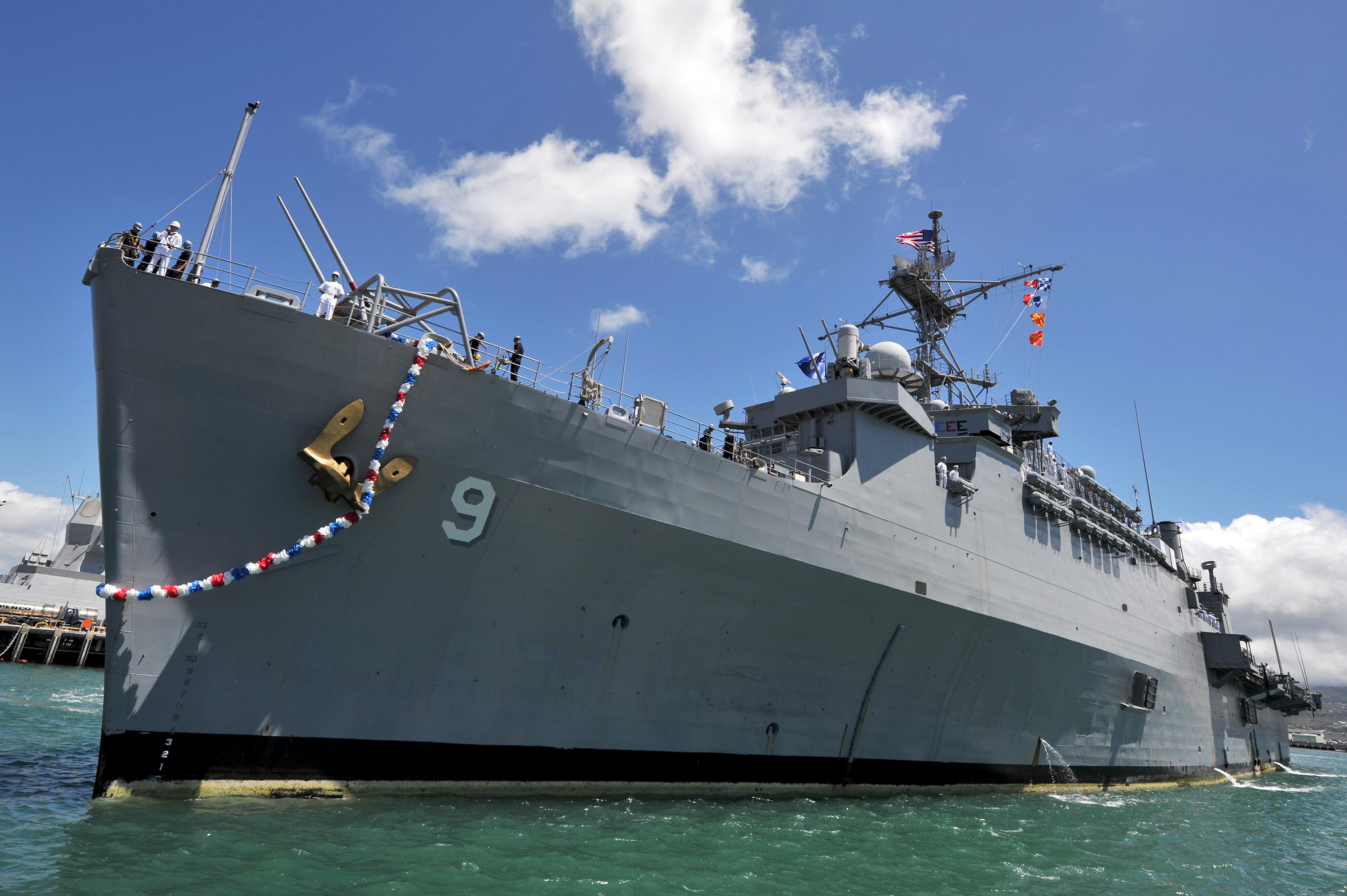 USS DENVER LPD-9 Einlaufen Pearl Harbor am 07.08.2014 Bild: U.S. Navy
