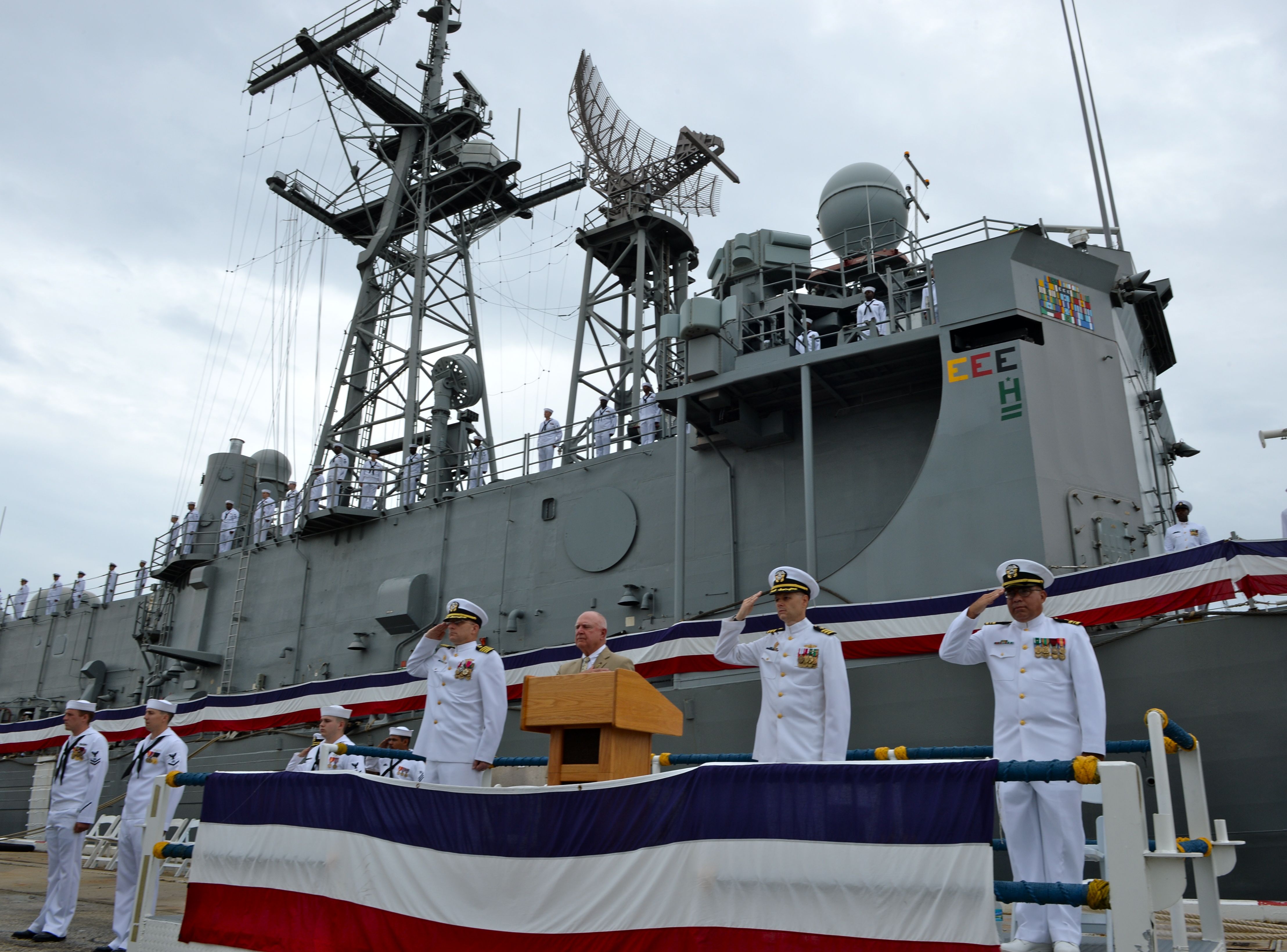 USS HALYBURTON FFG-40 Decommissioning Ceremony Bild: U.S. Navy