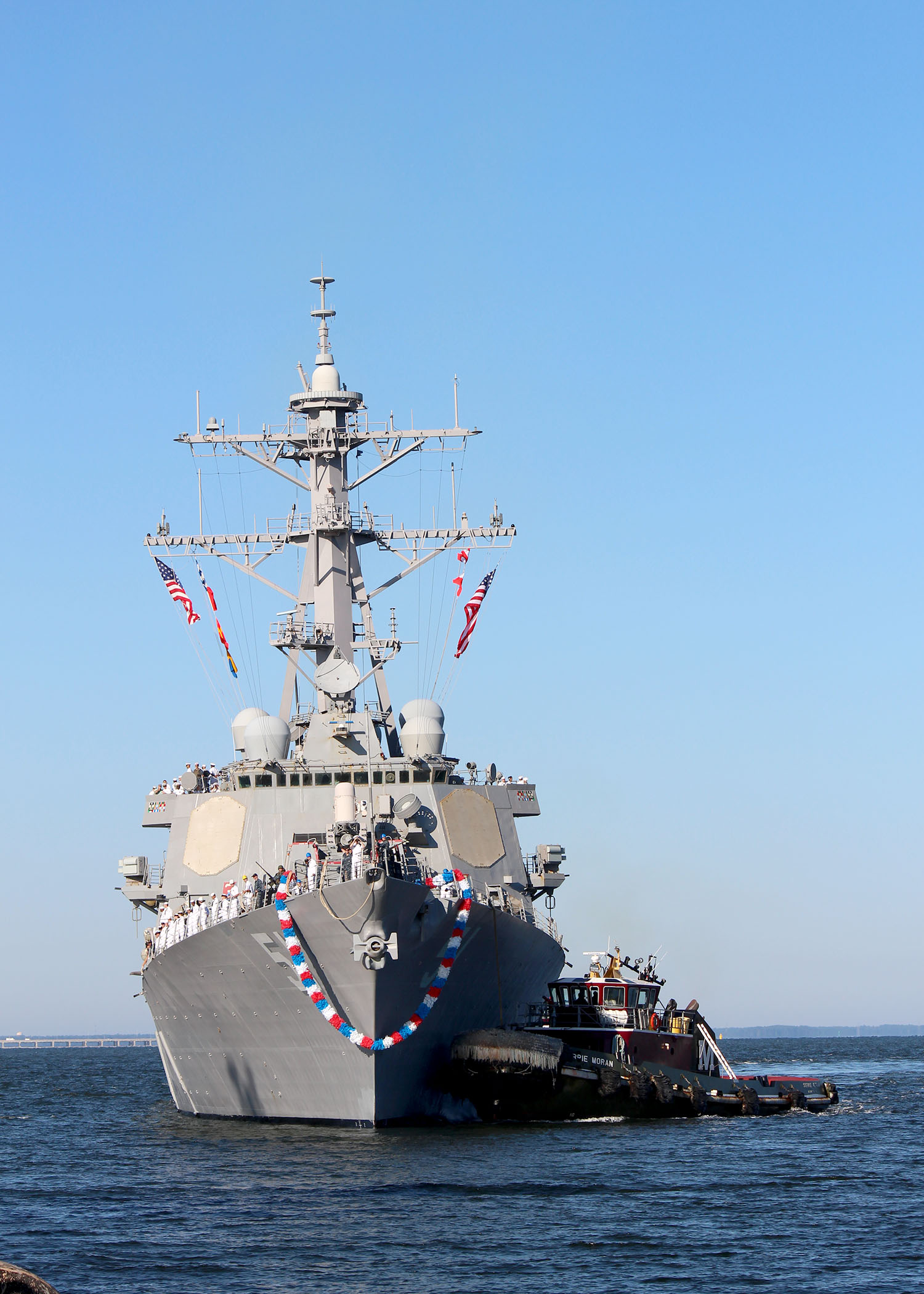 USS ARLEIGH BURKE DDG-51 Einlaufen Norfolk am 17.10.2014 Bild: U.S. Navy