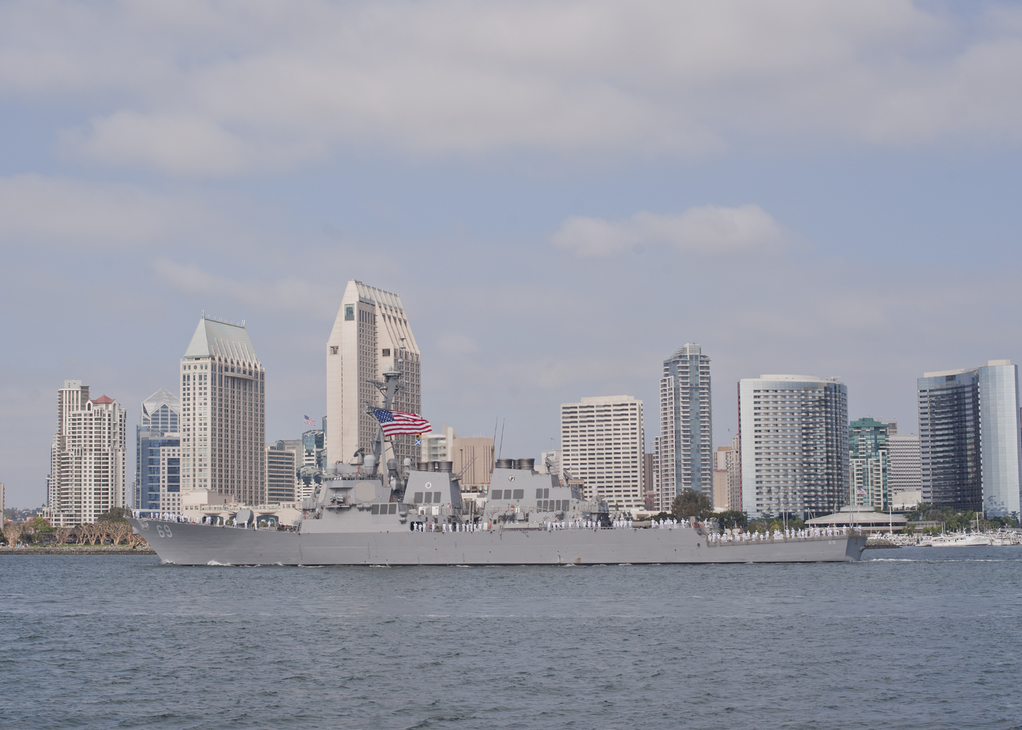 USS MILIUS DDG-69 Auslaufen San Diego am 20.10.2014 Bild: U.S. Navy