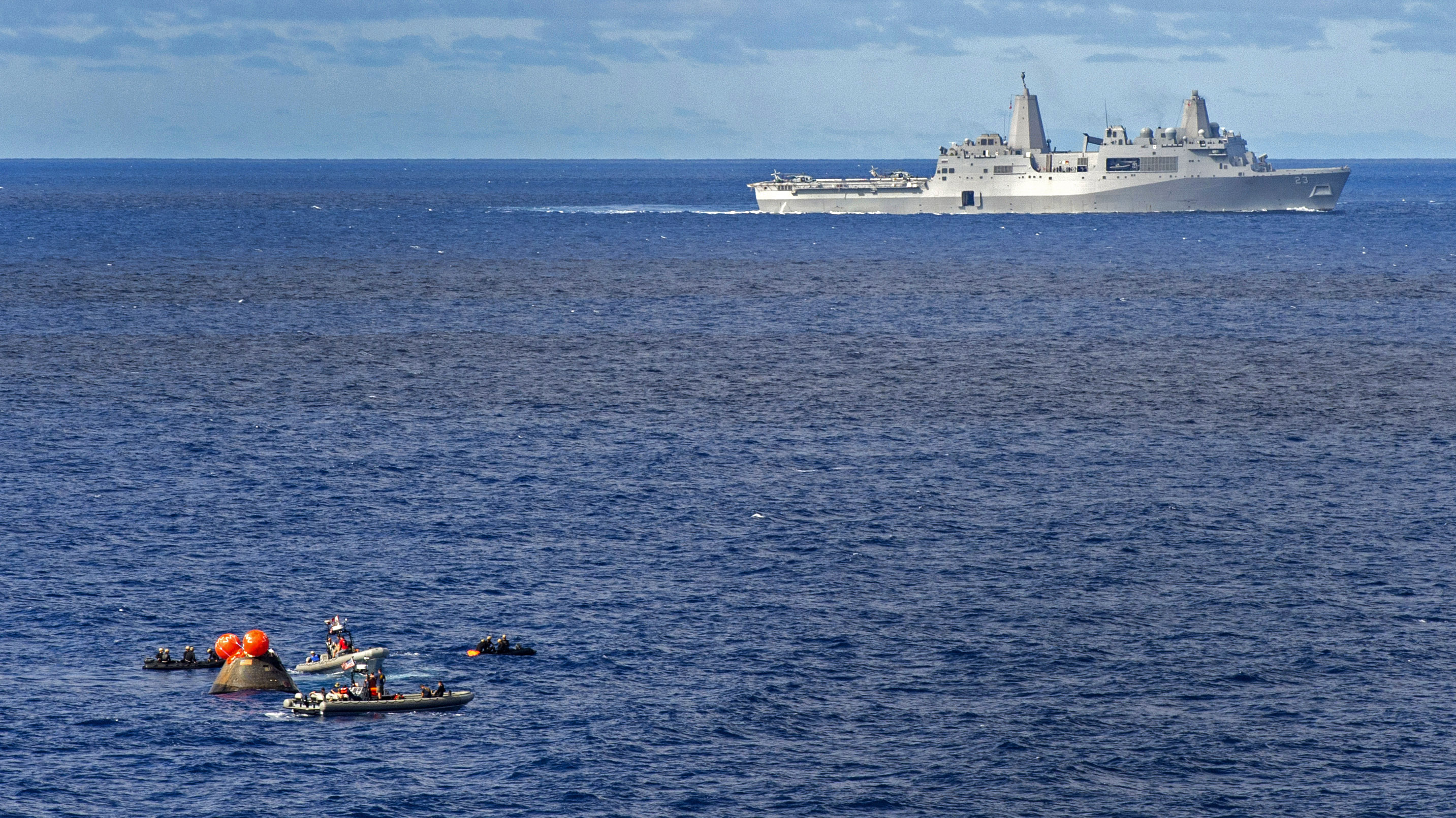 USS ANCHORAGE LPD-23 Bergung ORION-Kapsel am 05.12.2014 Bild: U.S. Navy