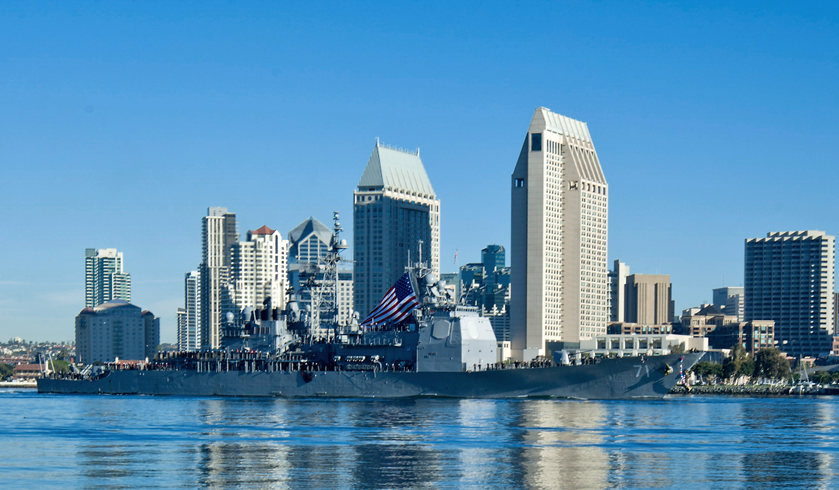 USS CAPE ST. GEORGE CG-71 Einlaufen San Diego am 16.01.2015 Bild: U.S. Navy