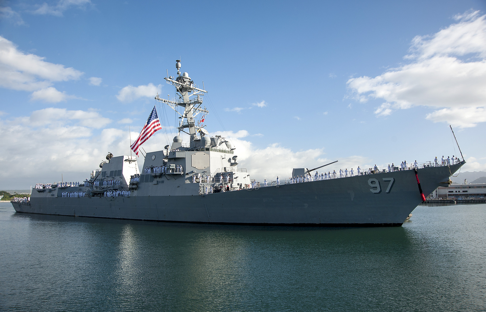 USS HALSEY DDG-97 Einlaufen Pearl Harbor am 05.02.2015 Bild: U.S. Navy