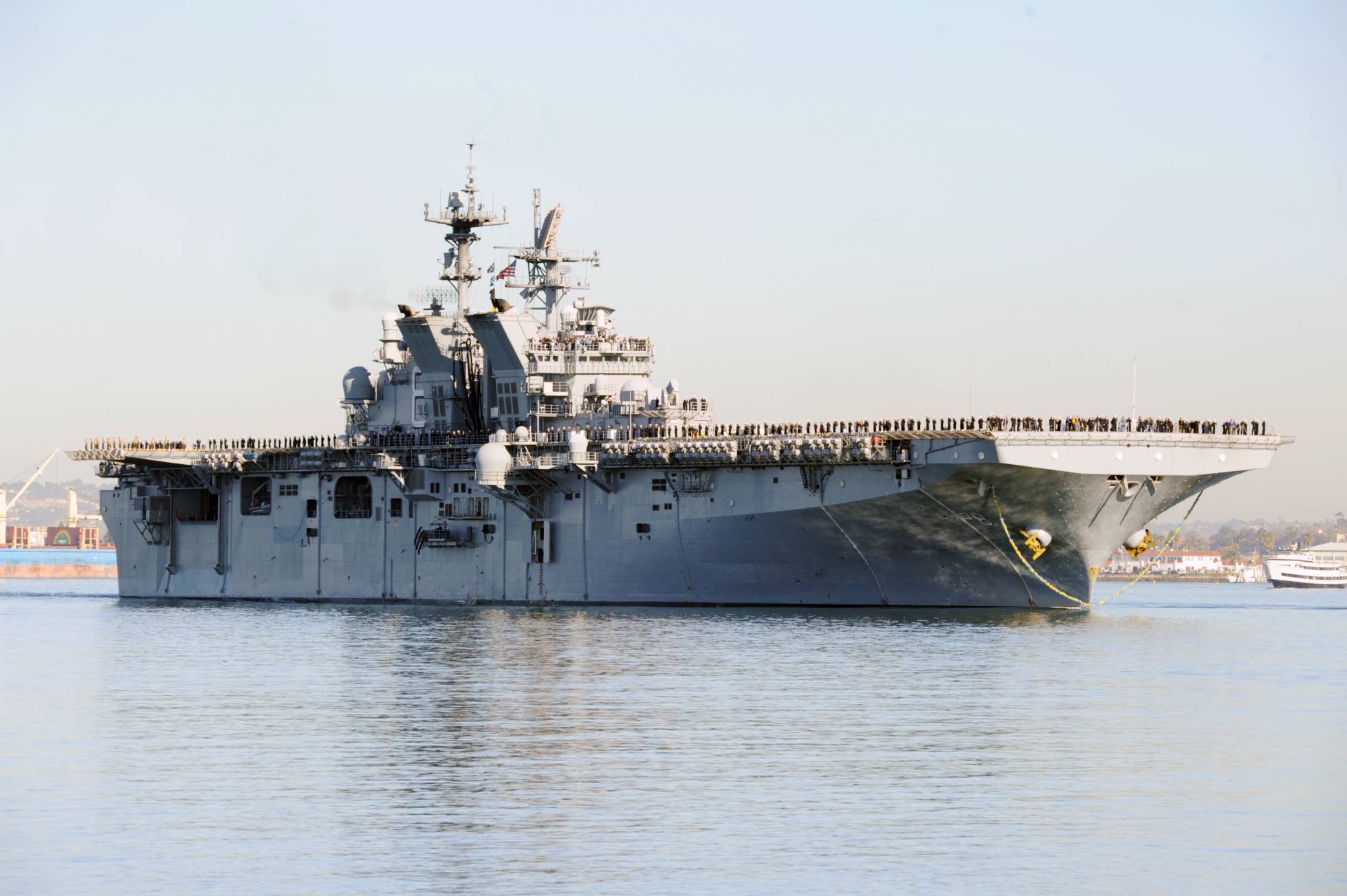 USS MAKIN ISLAND LHD-8 Einlaufen San Diego am 25.02.2015 Bild: U.S. Navy
