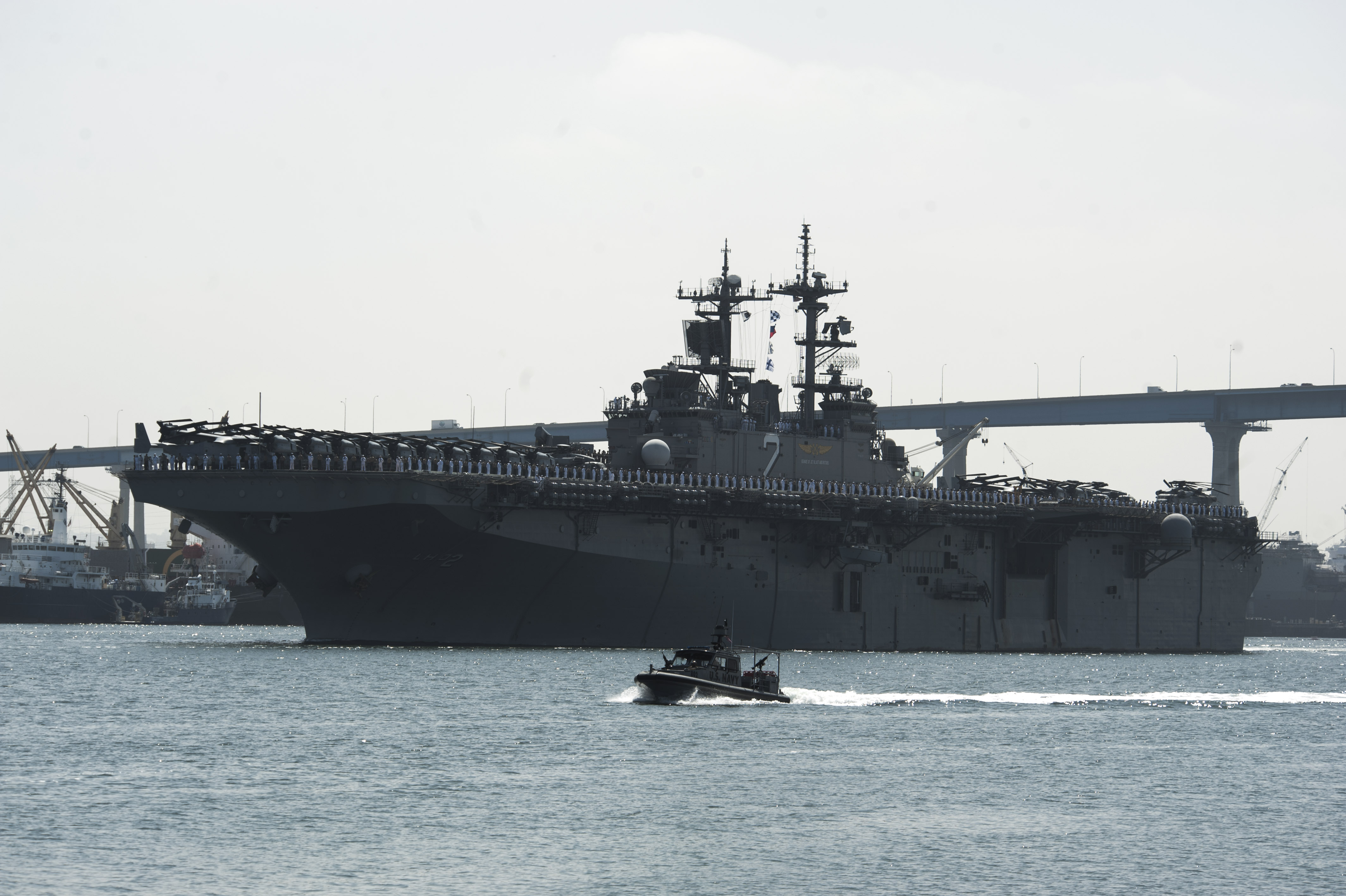 USS ESSEX LHD-2 Auslaufen San Diego am 11.05.2015 Bild: U.S. Navy