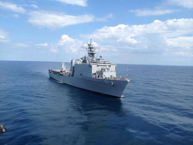 USS OAK HILL LSD-51 im Juli 2015 bei COMPTUEX Bild USS OAK HILL Facebook page