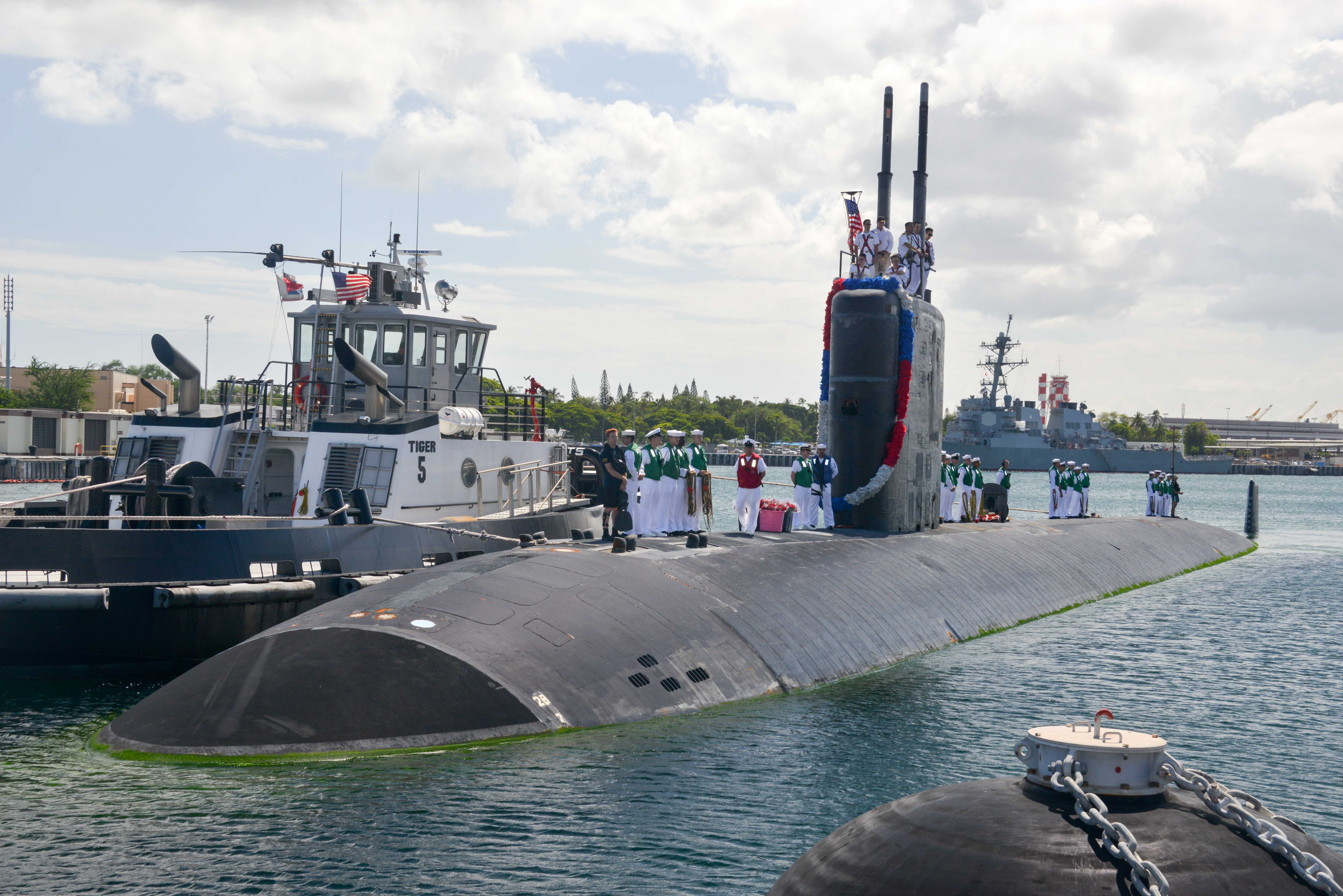 USS COLUMBUS SSN-762 Einlaufen Pearl Harbor am 11.08.2015 Bild: U.S. Navy