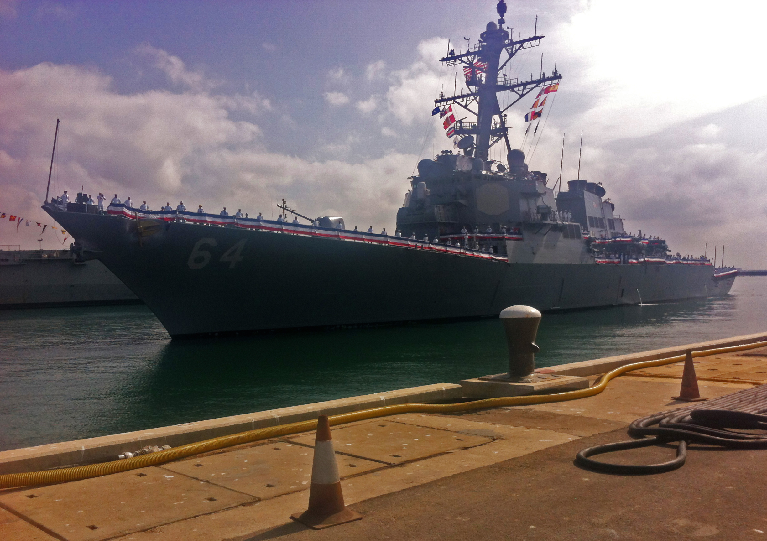 USS CARNEY DDG-64 Einlaufen Rota am 25.09.2015 Bild: U.S. Navy