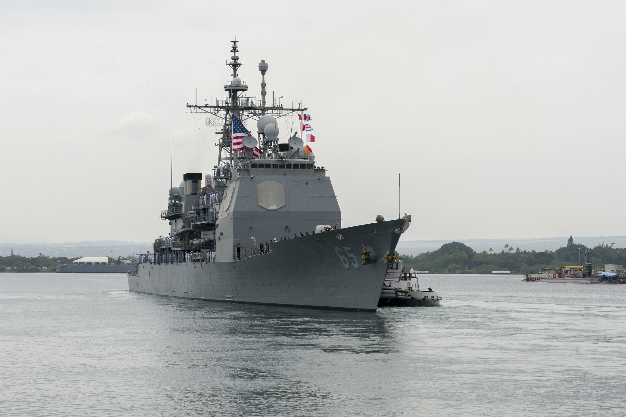 USS CHOSIN CG-65 Auslaufen Pearl Harbor am 25.03.2016 Bild: U.S. Navy