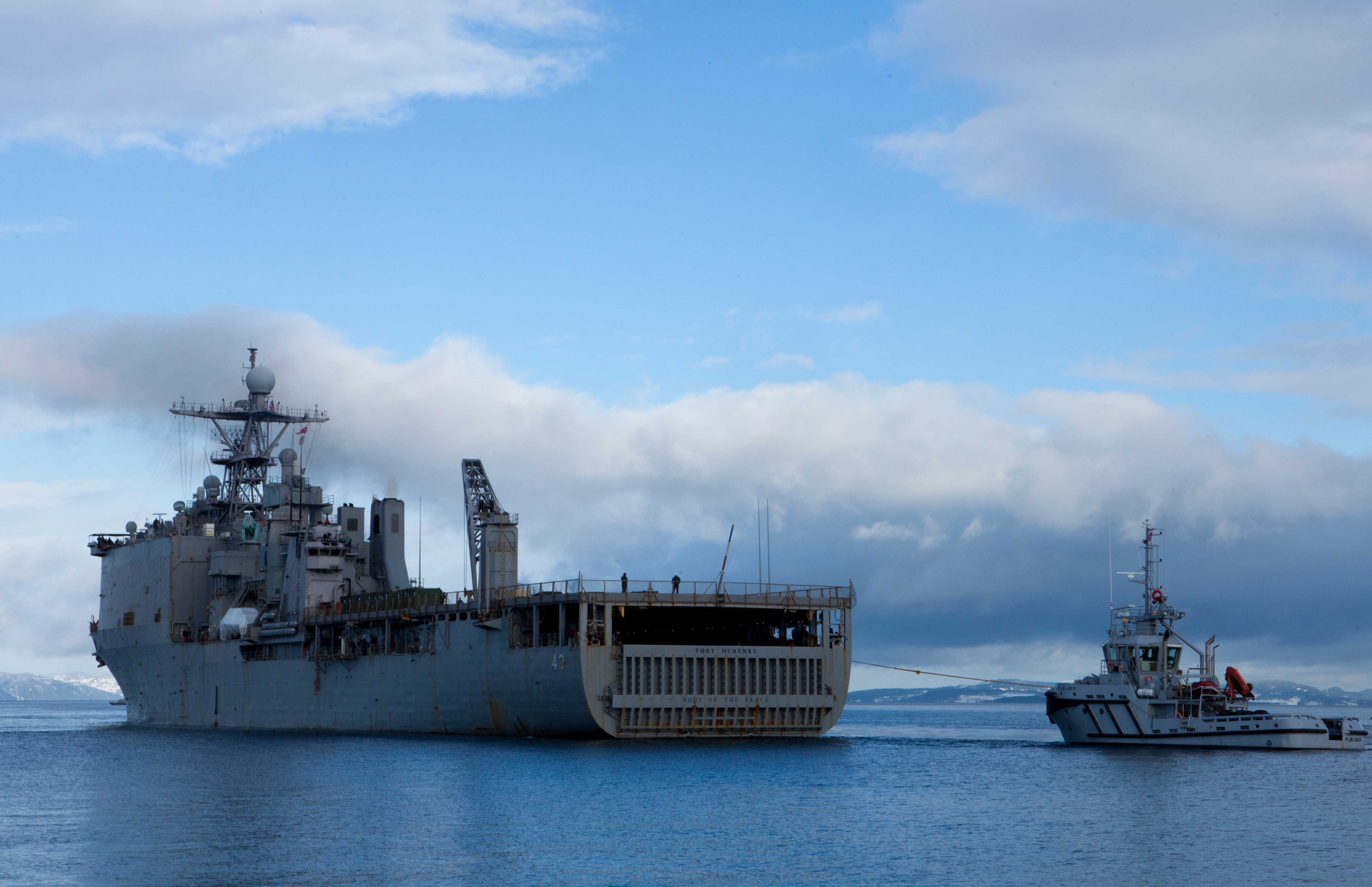 USS FORT McHENRY LSD-43 am 28.02.2016 in Trondheim, Norwegen Bild: U.S. Navy