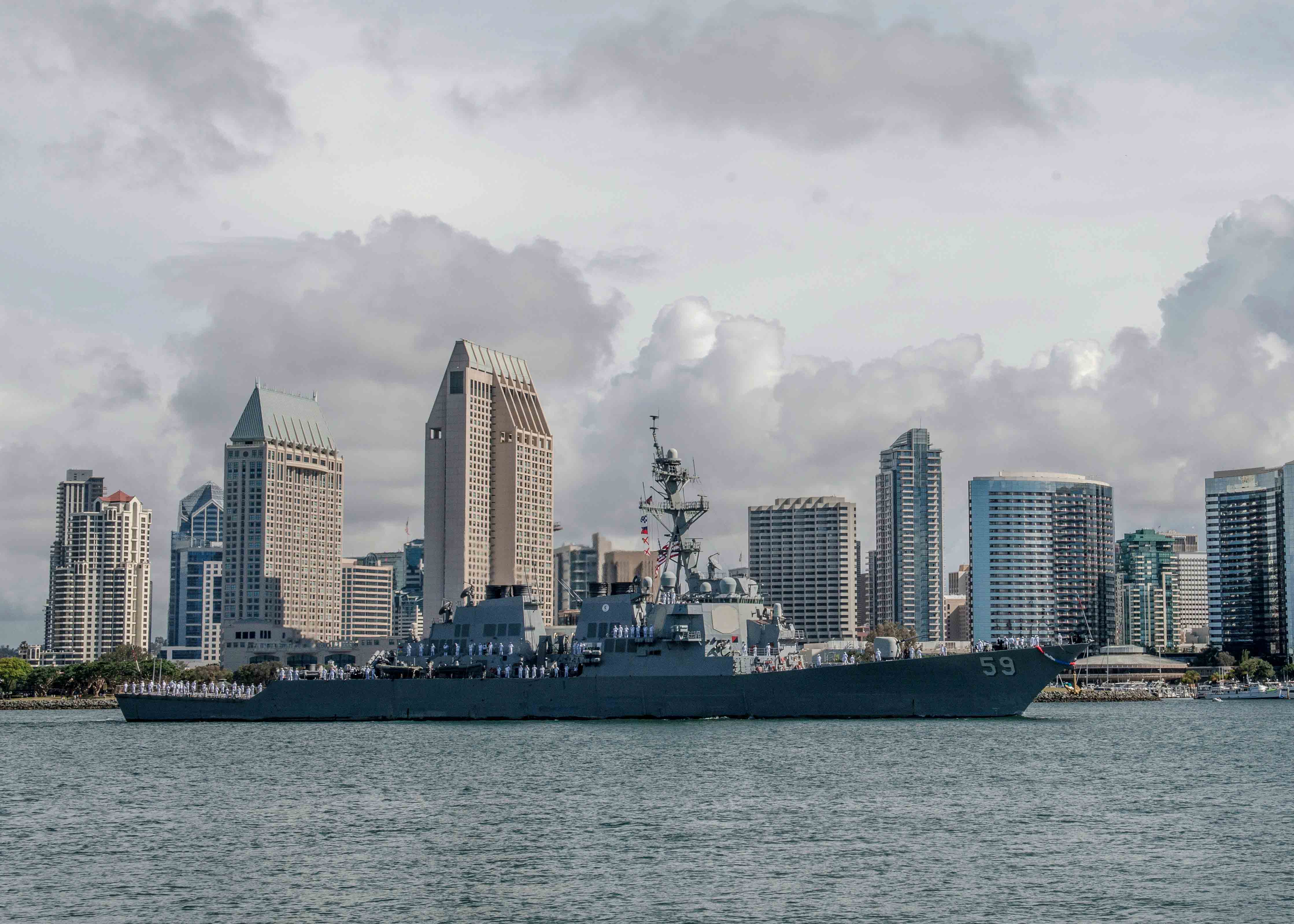 USS RUSSELL DDG-59 Einlaufen San Diego am 10.04.2016 Bild: U.S. Navy